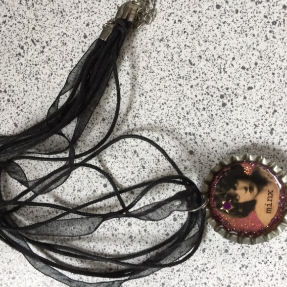 Cream Soda bottle cap necklace - Picture 2 of 4